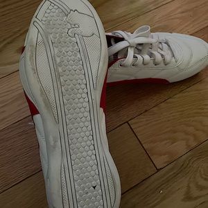 2 pairs Puma sneakers worn a few time